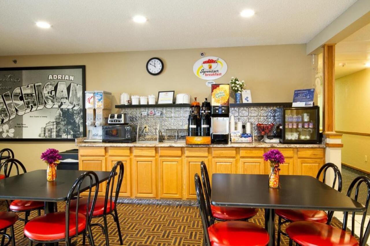 阿德里安速8酒店 Adrian 外观 照片