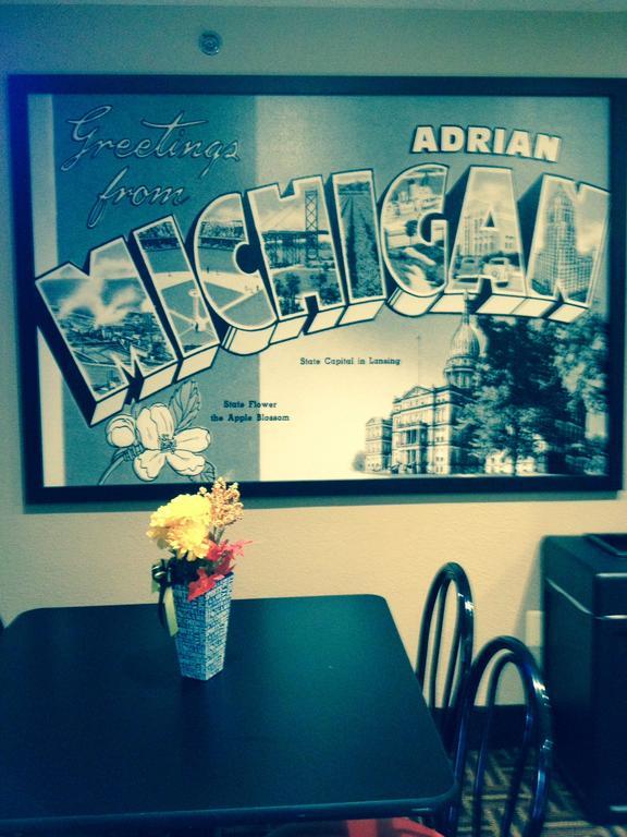 阿德里安速8酒店 Adrian 外观 照片